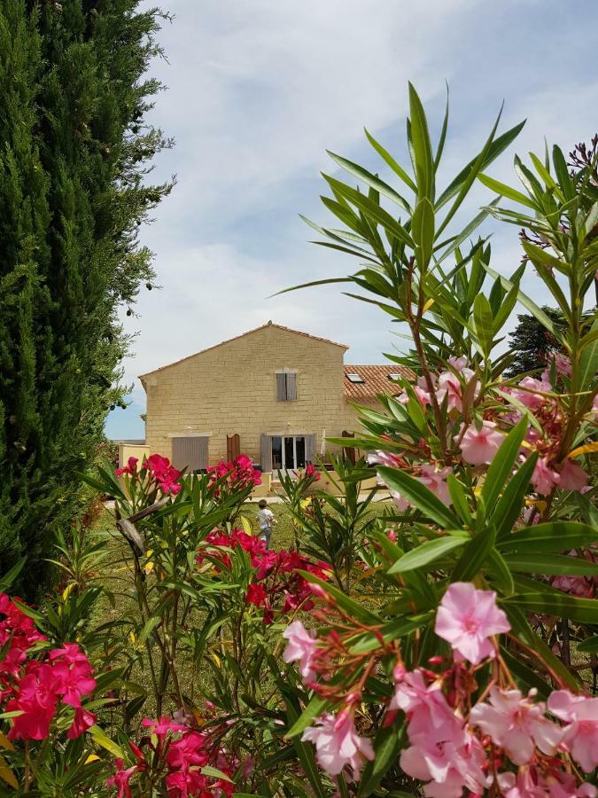 Le Mas De Guiguite Mézoargues Exterior foto